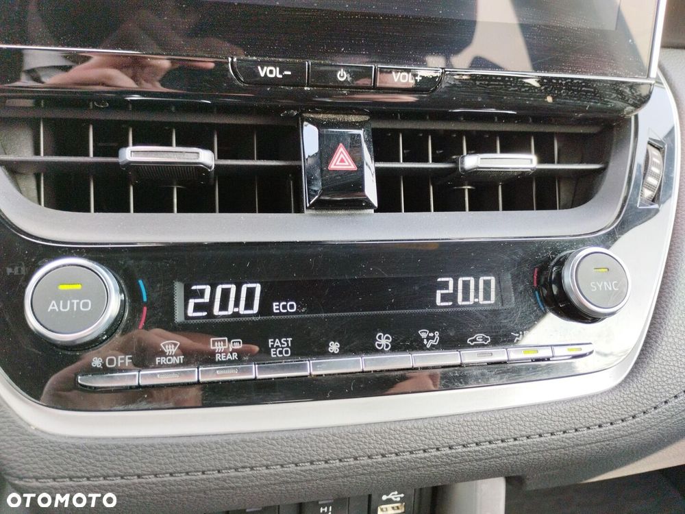 Toyota Corolla Cross - 19