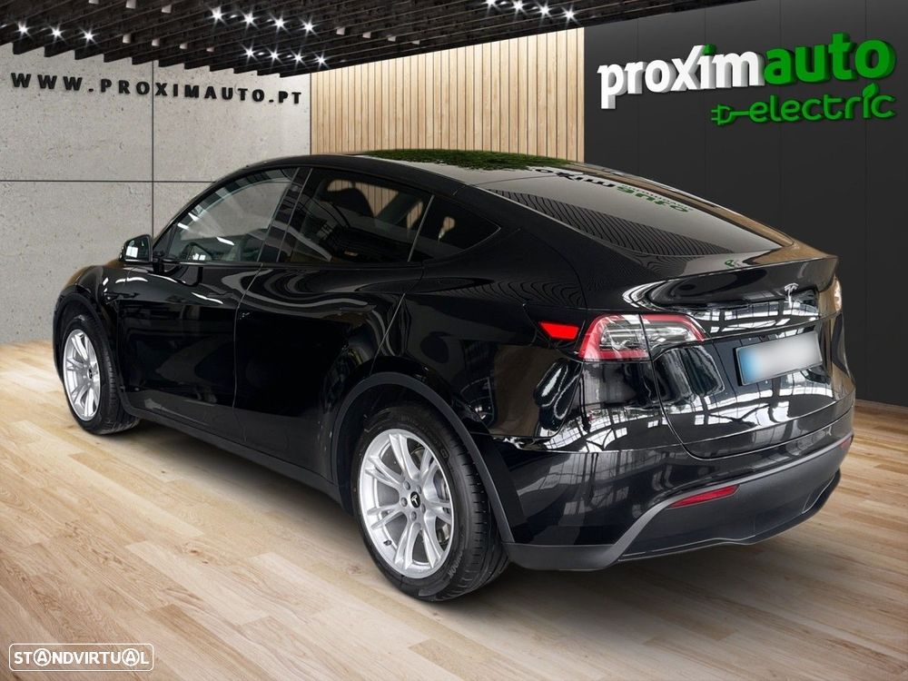 Tesla Model Y Standard - 13