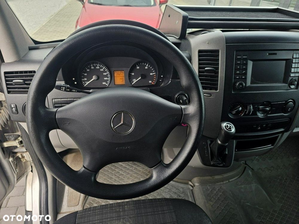 Mercedes-Benz Sprinter - 13