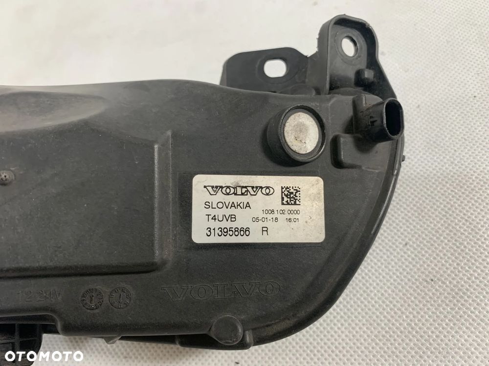 Volvo XC60 17r XC90 II 15r Halogen prawy - 3