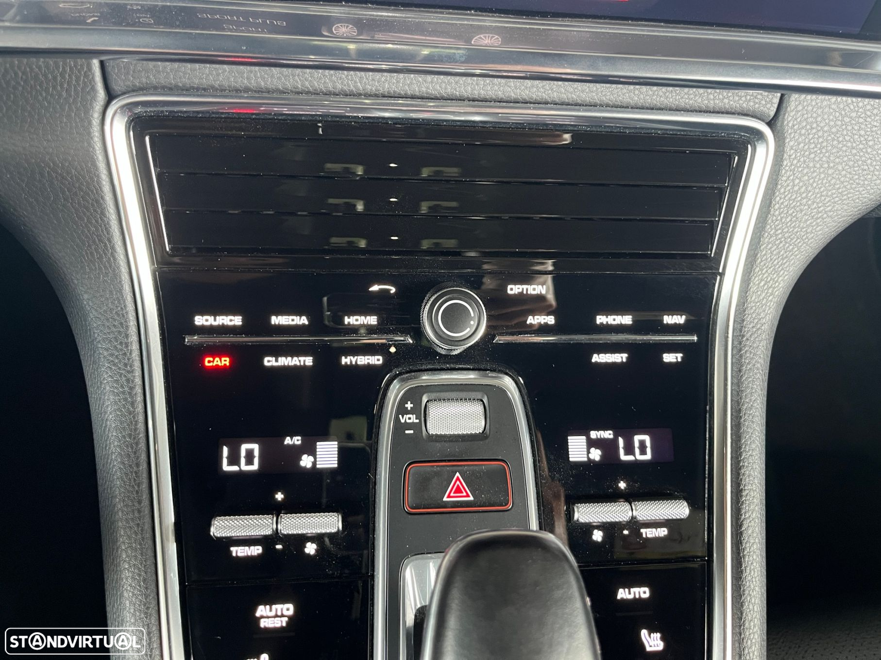Porsche Panamera Sport Turismo 4 E-Hybrid 10 Years Edition - 35