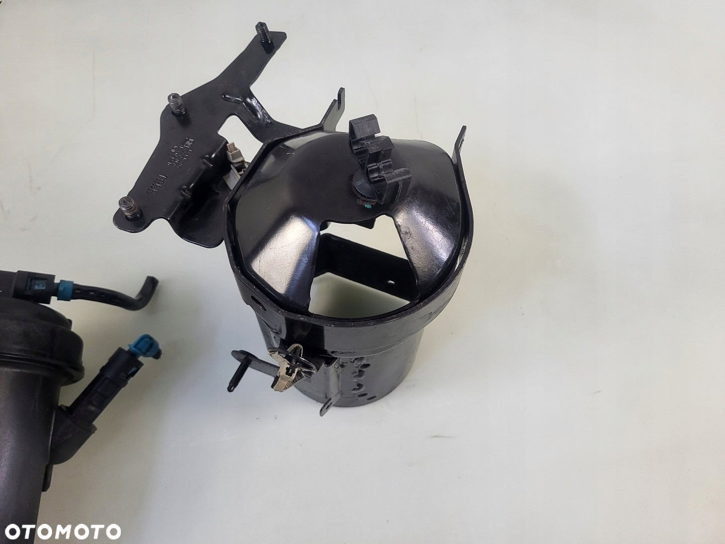 obudowa filtra paliwa stelaż filtr 2.0 cdti OPEL INSIGNIA B 13204107 - 2