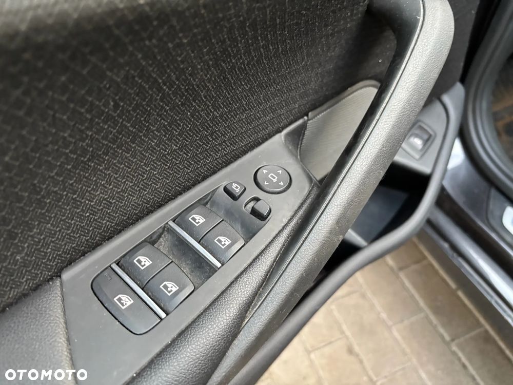 BMW Seria 5 520d - 26