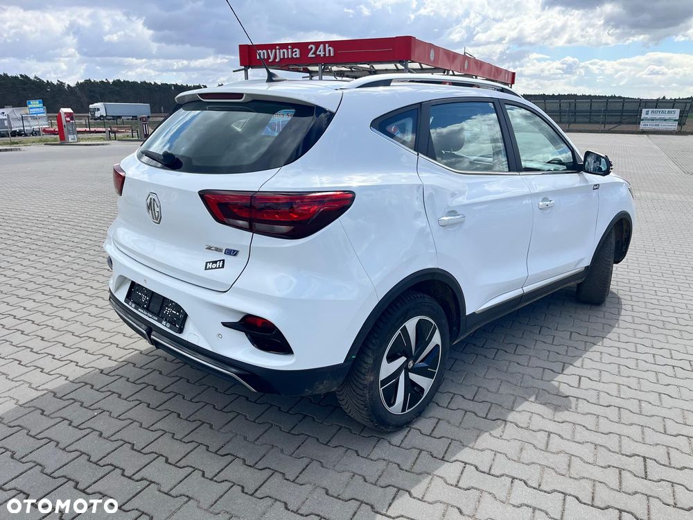 MG ZS Maximal Luxury - 2