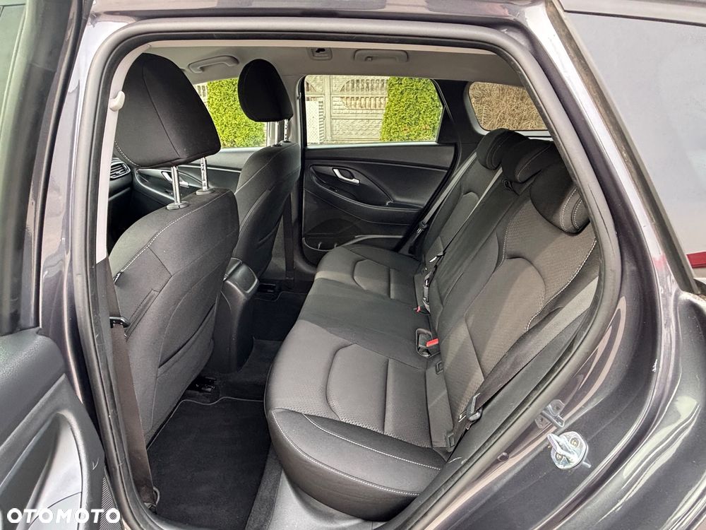 Hyundai i30 blue Kombi 1.4 Classic Navigation - 35