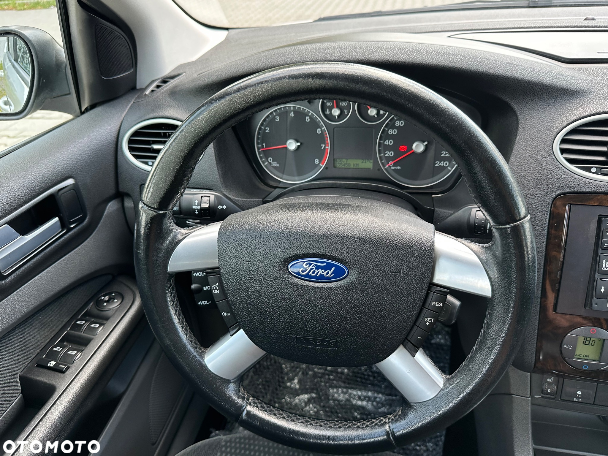 Ford Focus 1.6 16V Ghia - 13