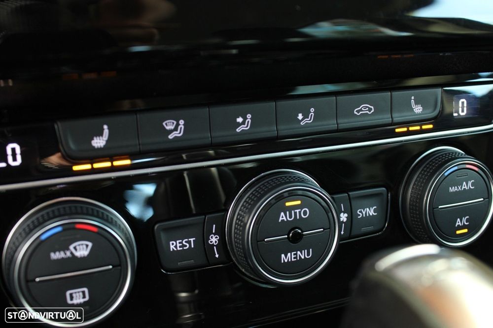 VW Passat Variant 2.0 TDi Highline DSG - 21