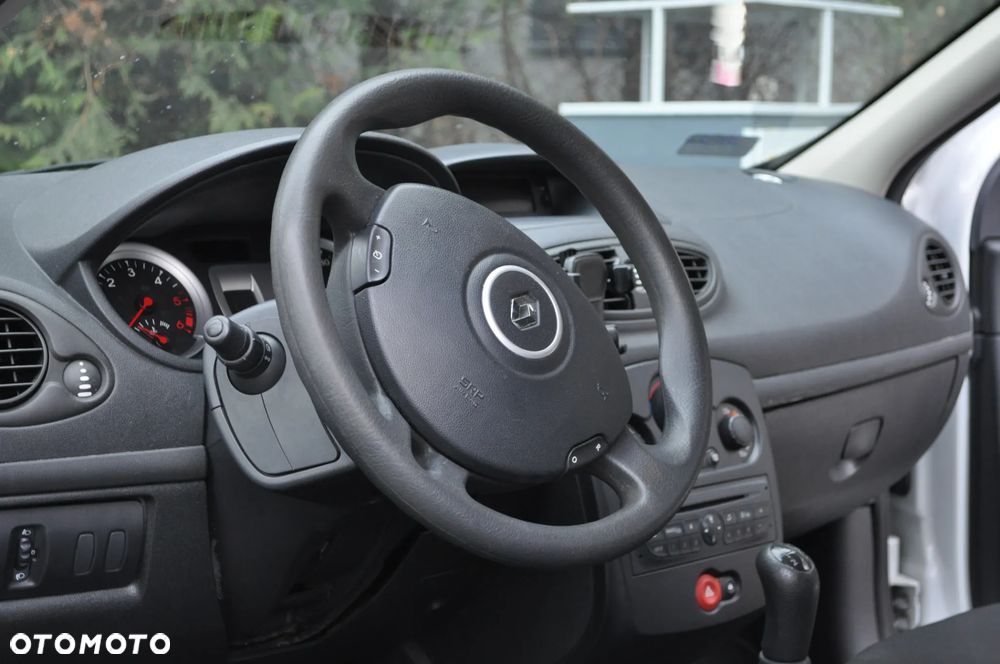 Renault Clio 1.5 dCi Authentique - 7