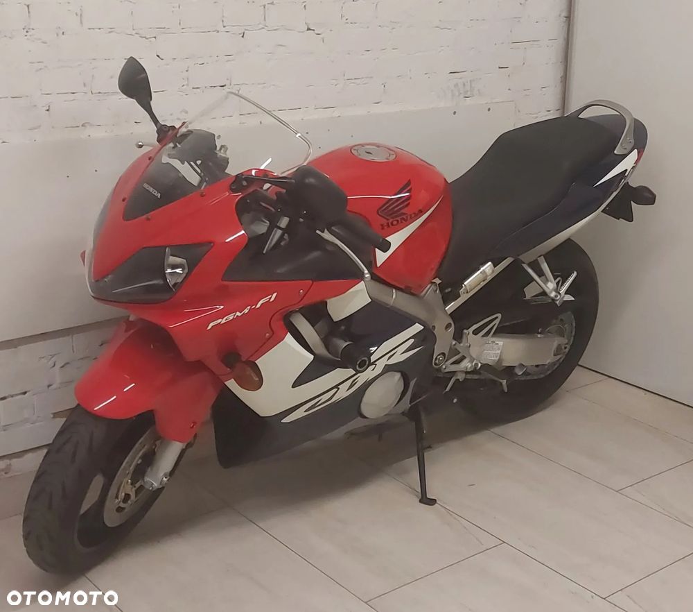 Honda CBR - 25
