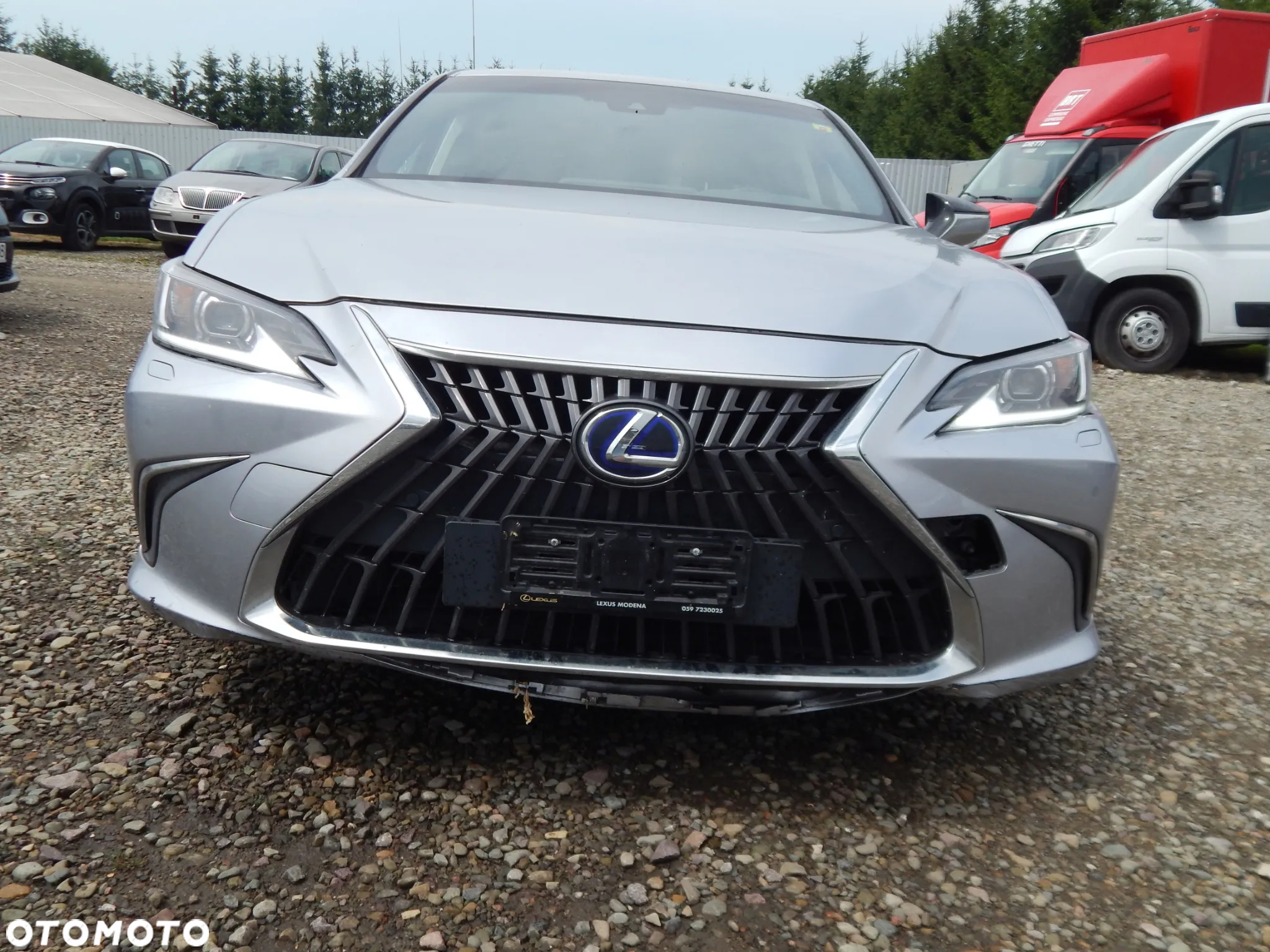 Lexus ES 300h Business Edition + - 8