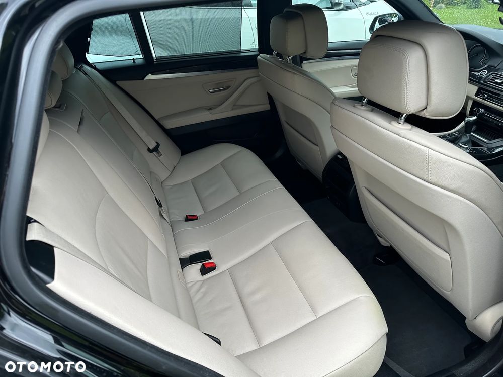 BMW Seria 5 520d Luxury Line - 22