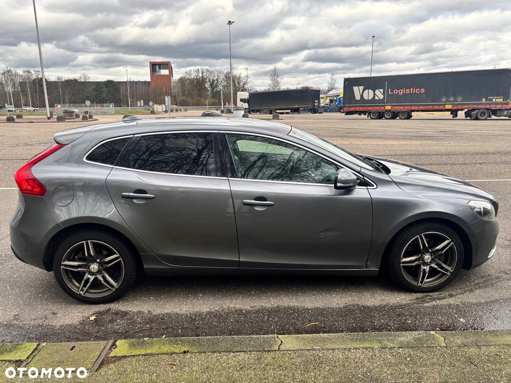 Volvo V40 D4 Drive-E Momentum - 6
