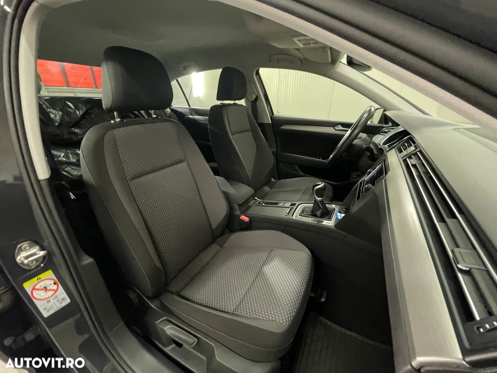 Volkswagen Passat 1.5 TSI ACT Advance - 11