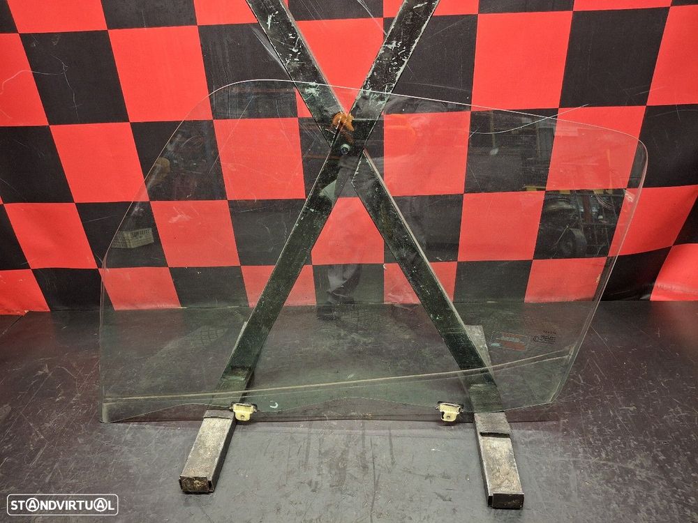Vidro Porta Frente Esquerda Toyota Dyna Camião De Plataforma/Chassis ( - 1