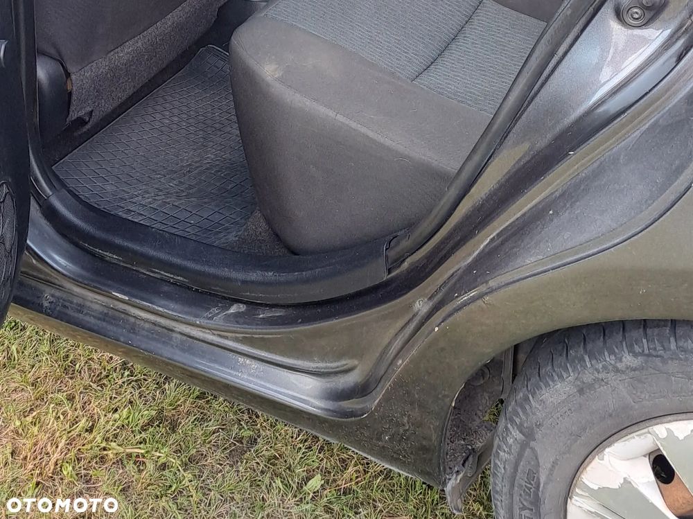 Toyota Yaris 1.0 Luna - 17