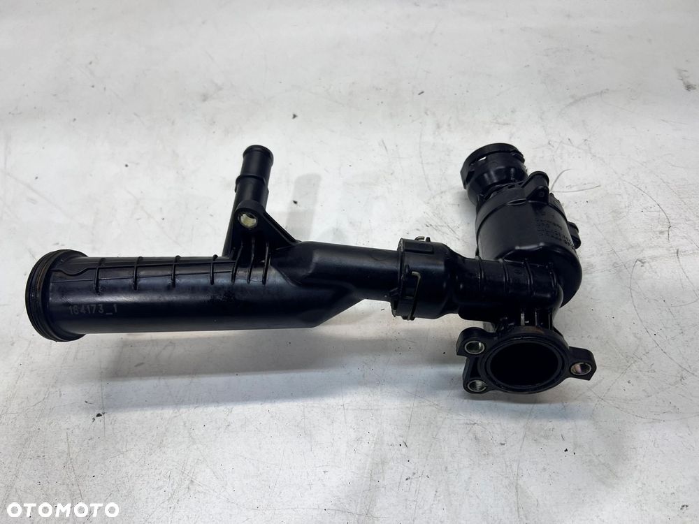 OBUDOWA TERMOSTATU AUDI A4 B9 A5 2.0 TDI 04L121111H - 2