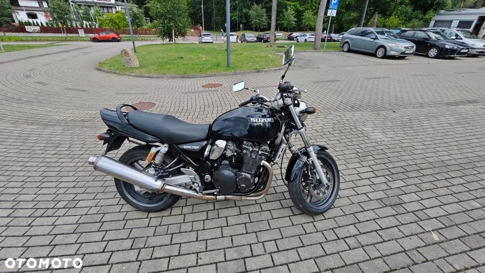 Suzuki GSX - 12