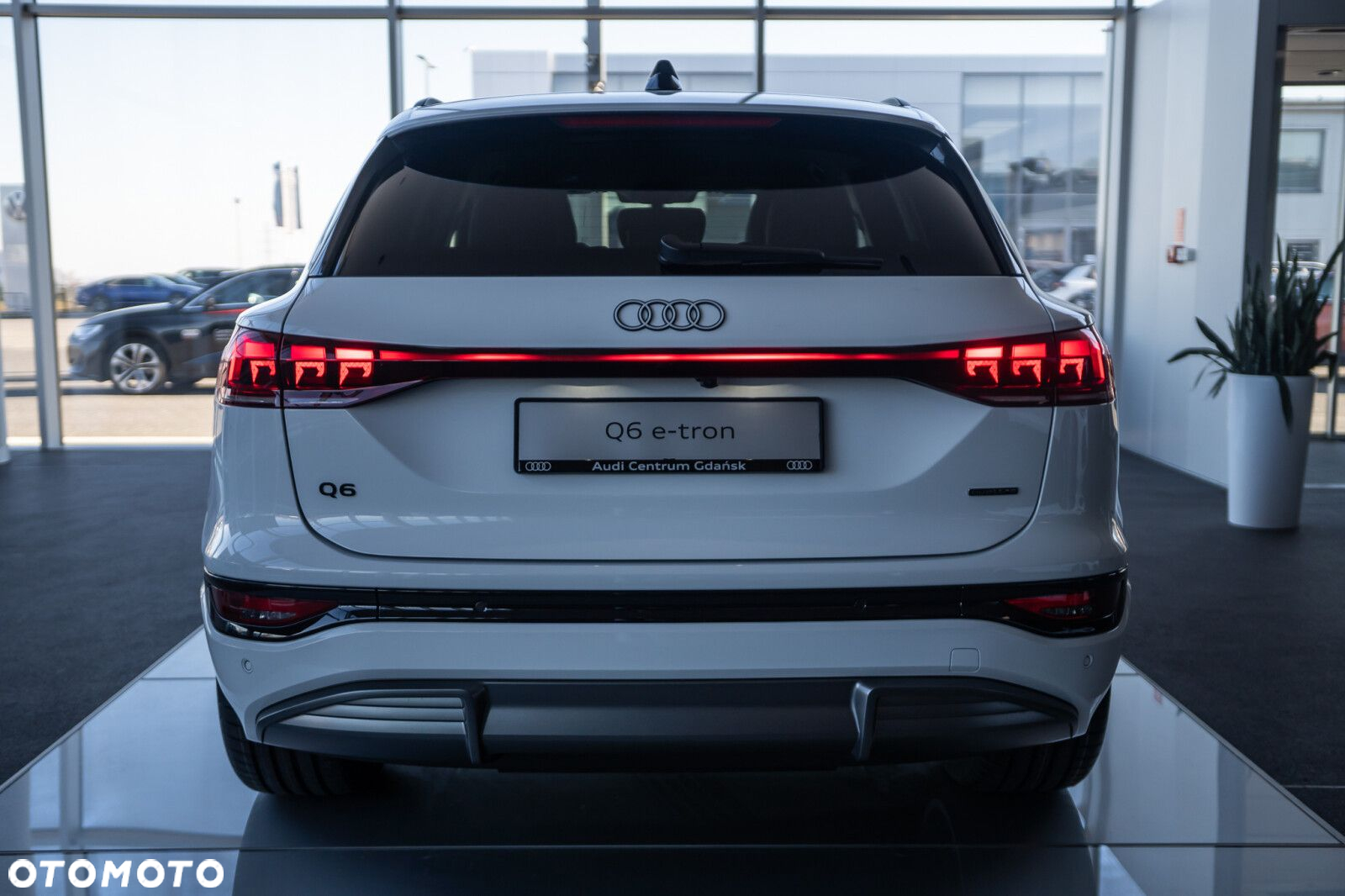 Audi Q6 e-tron - 4