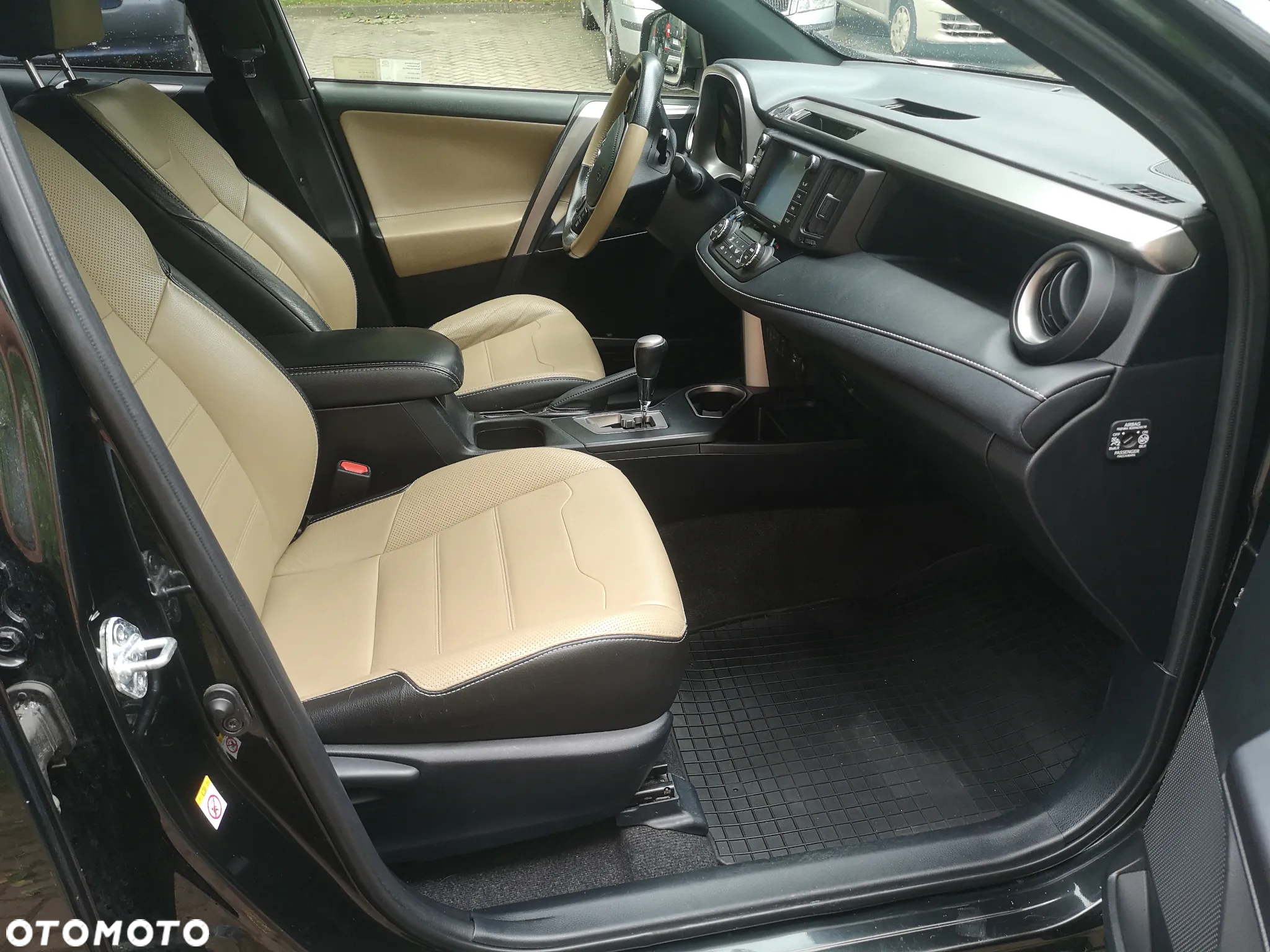 Toyota RAV4 Hybrid Platinum 4x2 - 9