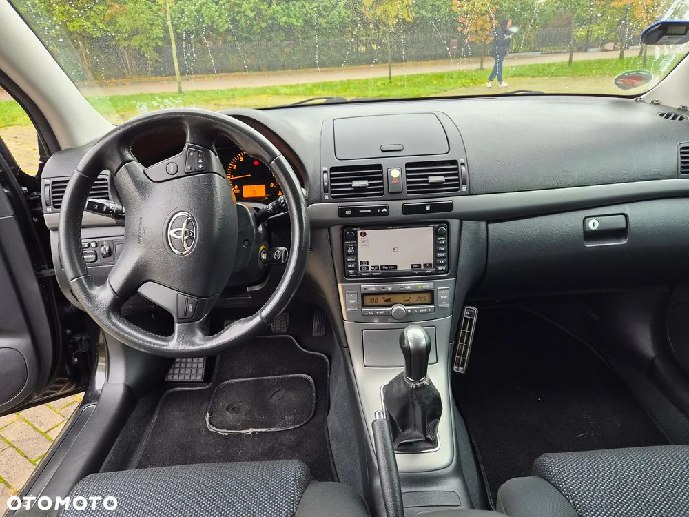 Toyota Avensis - 5