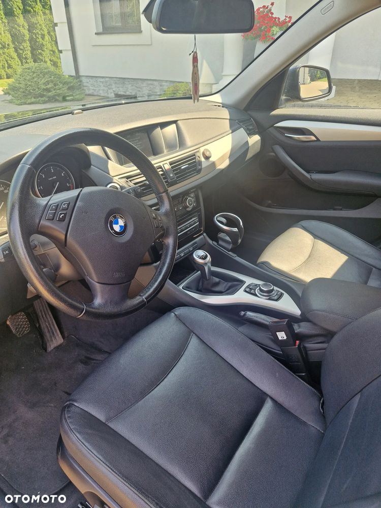 BMW X1 sDrive18d - 11