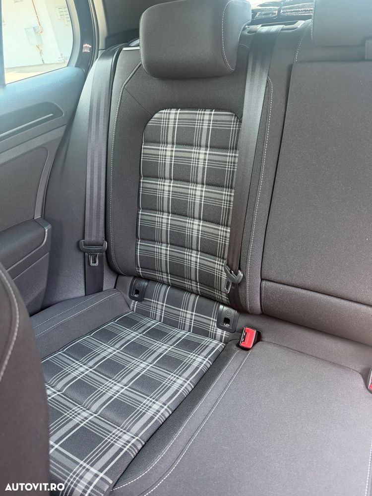 Volkswagen Golf GTD 2.0 TDI SCR DSG - 12