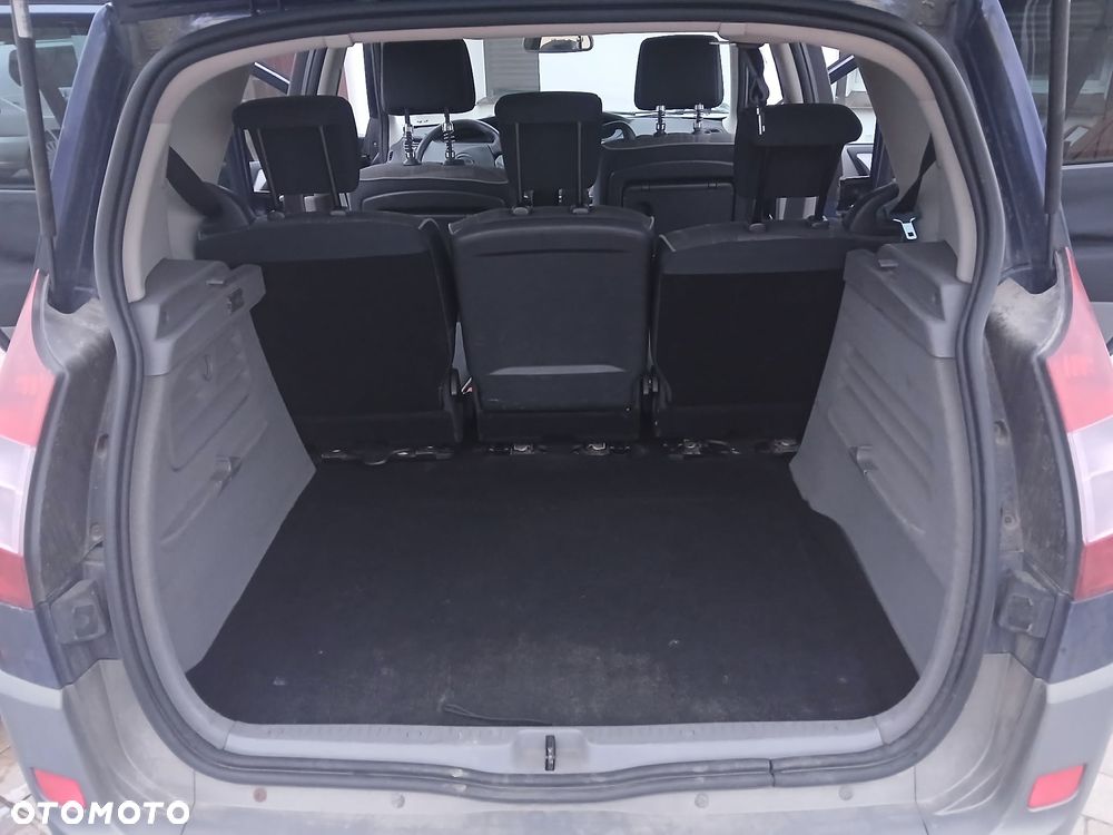 Renault Scenic - 10