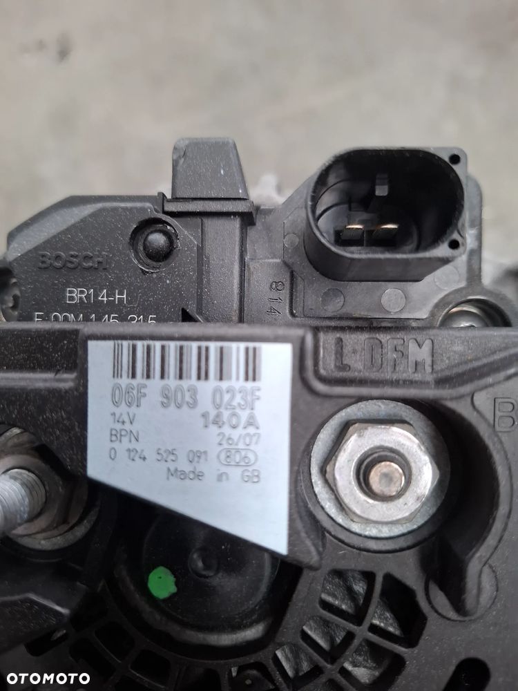 Audi TT 2.0 TFSI alternator 06F903023F - 3