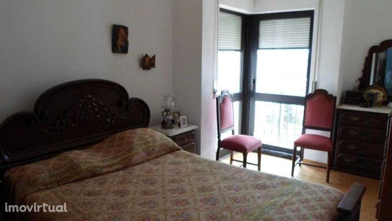 Moradia isolada, 3 pisos, 5 assoalhadas + 1. - Grande imagem: 5/12