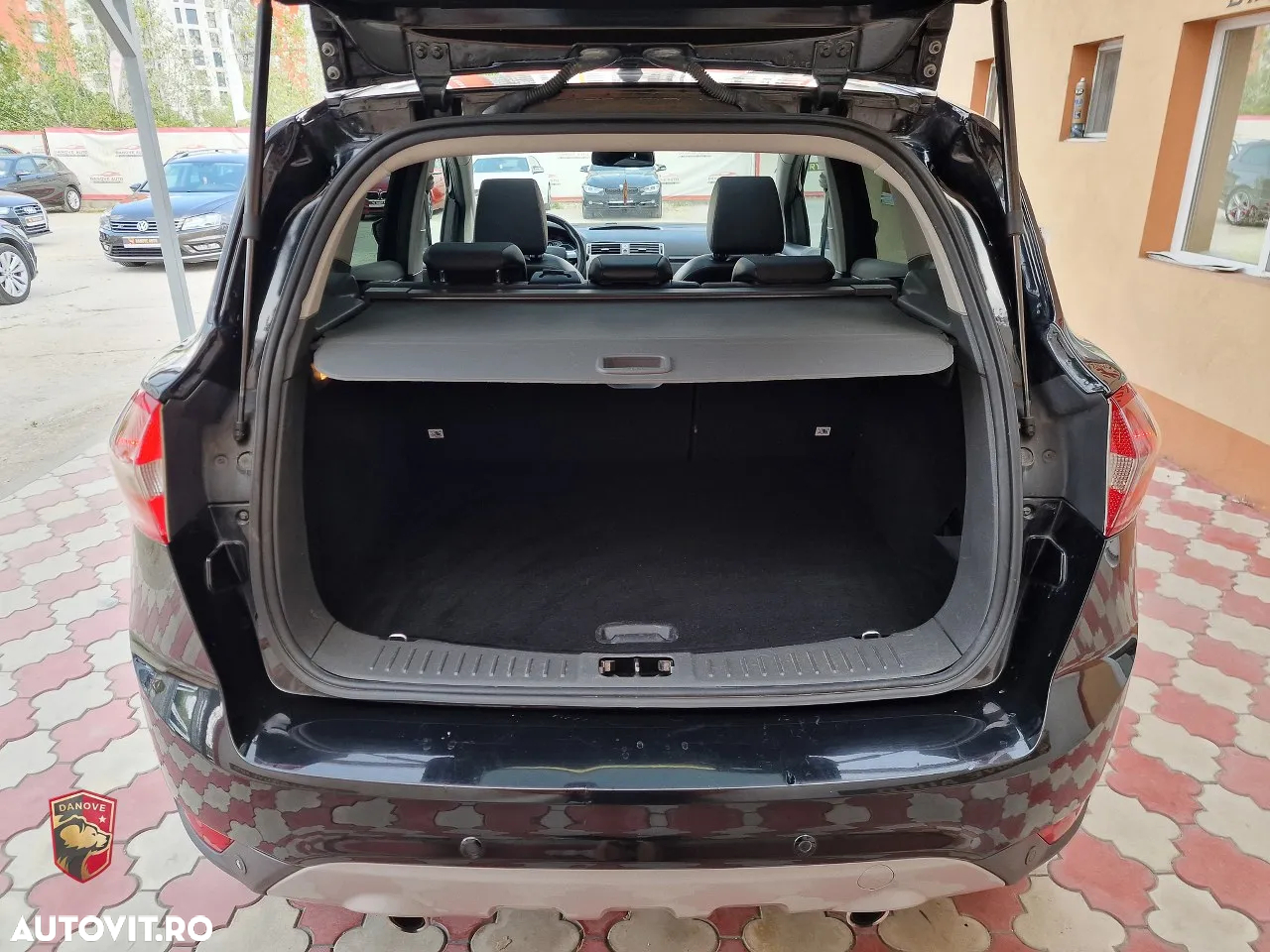 Ford Kuga 2.0 TDCi 4x4 Aut. Trend - 12