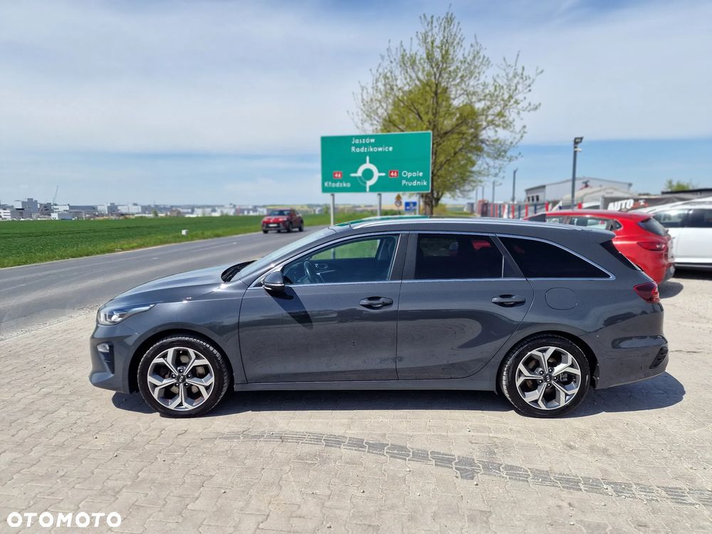 Kia Ceed 1.6 CRDi Eco-Dynamics+ (48V Mild-Hybrid) DCT7 Platinum Edition - 17