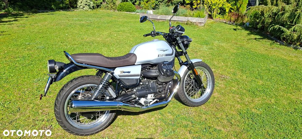 Moto Guzzi V7 - 19