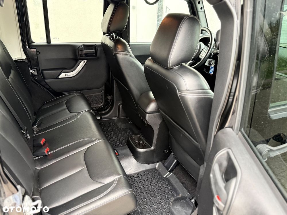 Jeep Wrangler 3.6 Unlim Sahara - 12