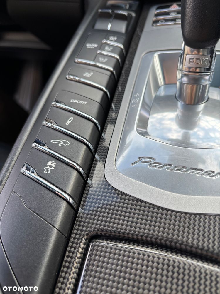 Porsche Panamera 4S - 27