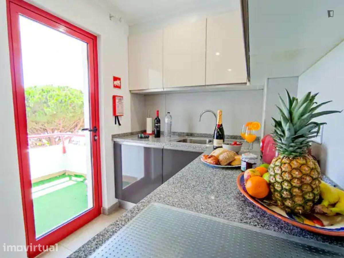 Apartamento com 2 quartos - localizado em Quarteira - Grande imagem: 3/22