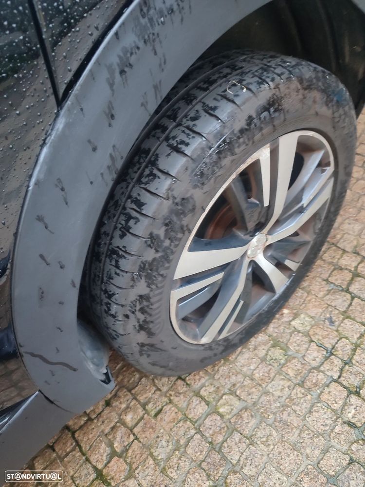 Peugeot 3008 HDi 115 Allure - 12