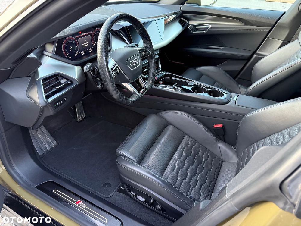 Audi RS e-tron GT quattro - 12
