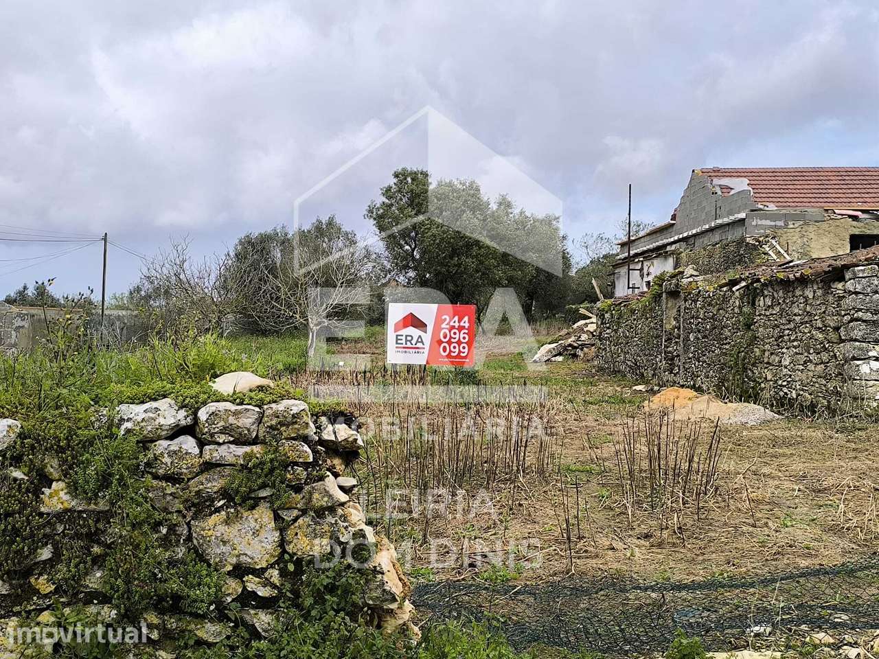 Terreno Urbano com Acesso Pavimentado e Vedação - Grande imagem: 4/6