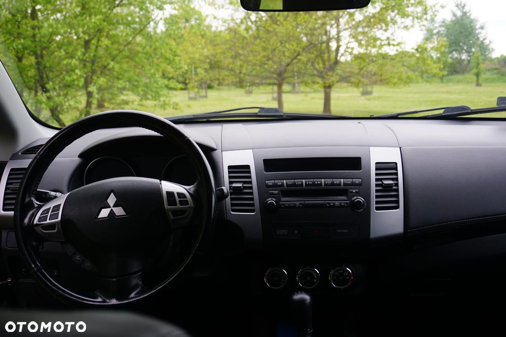 Mitsubishi Outlander 2.0 Intense 2WD - 13