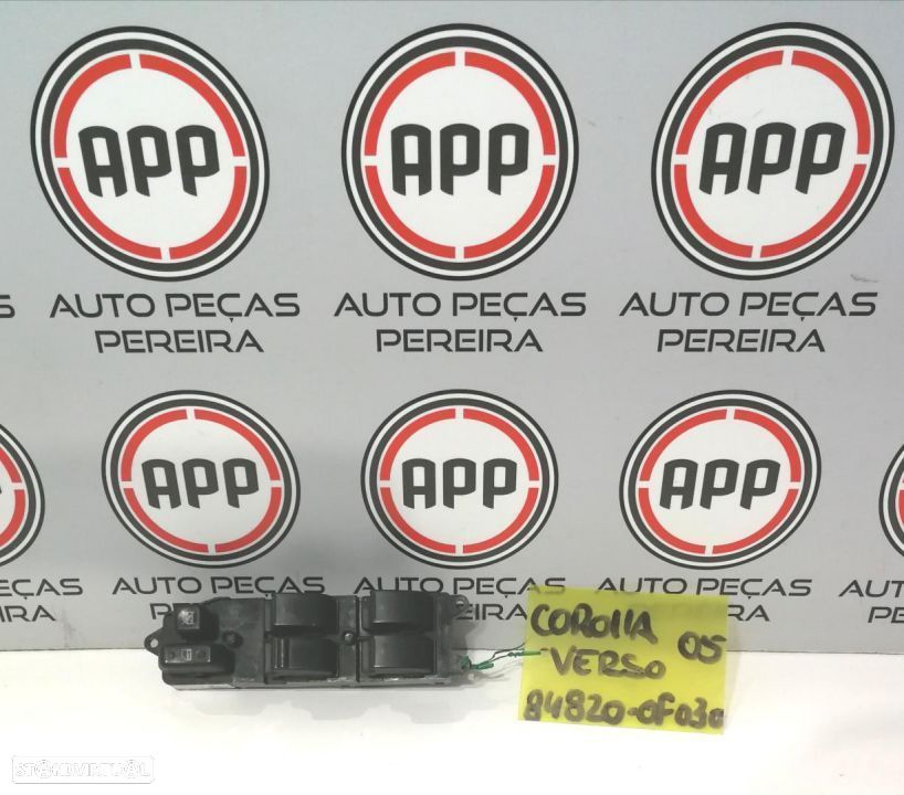 Toyota Corolla Verso de 2005 Módulo de botões de vidros elétricos referência 84820-0F030. - 1