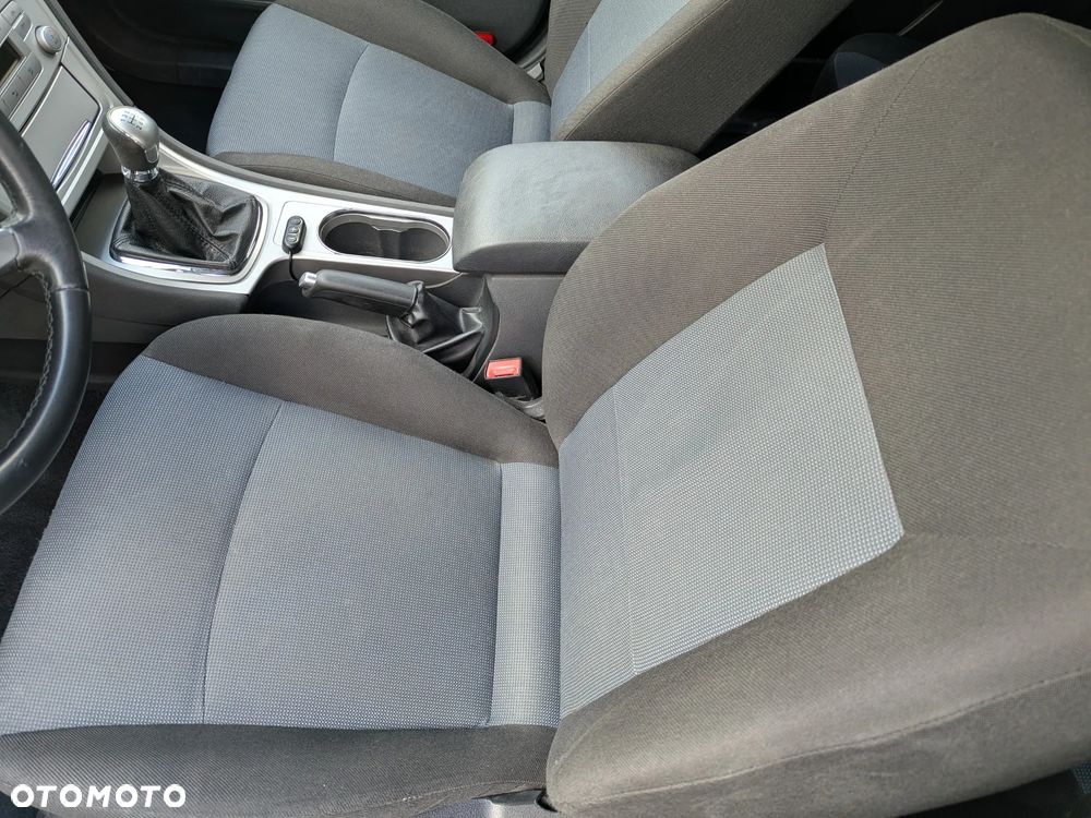 Ford Mondeo 2.0 Silver X - 26