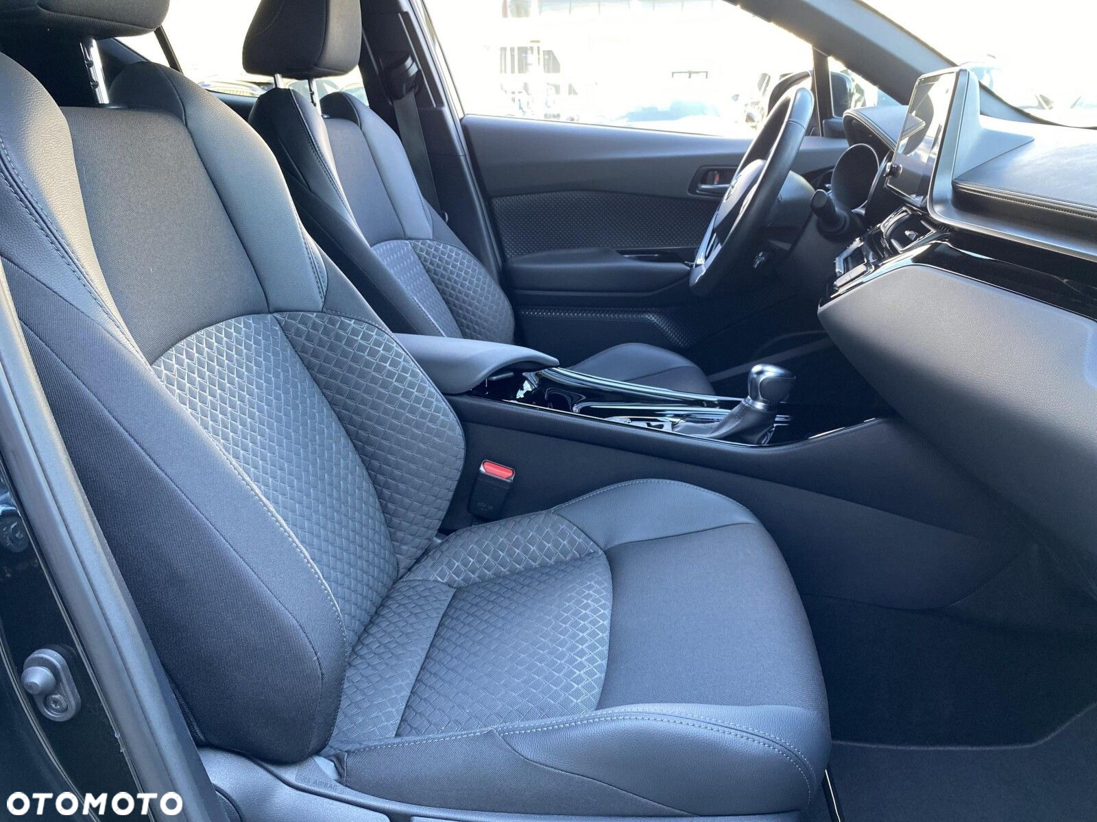 Toyota C-HR - 17