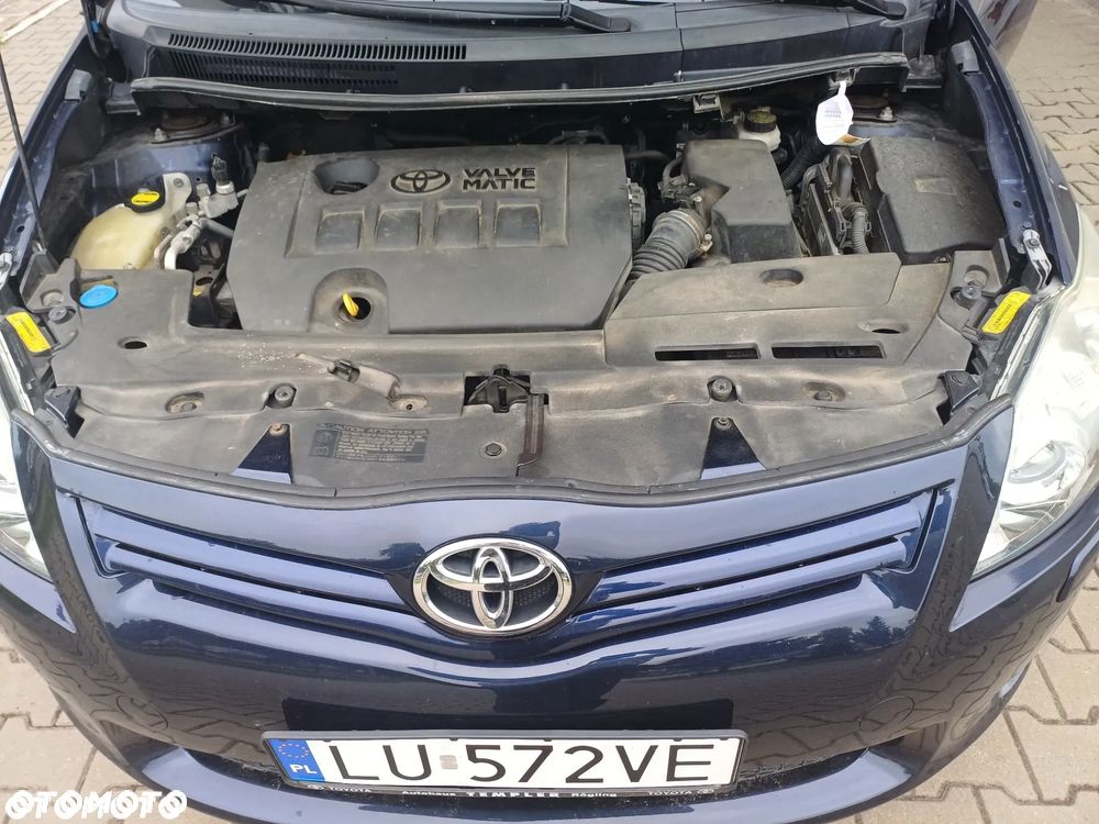 Toyota Auris 1.6 Premium + - 16