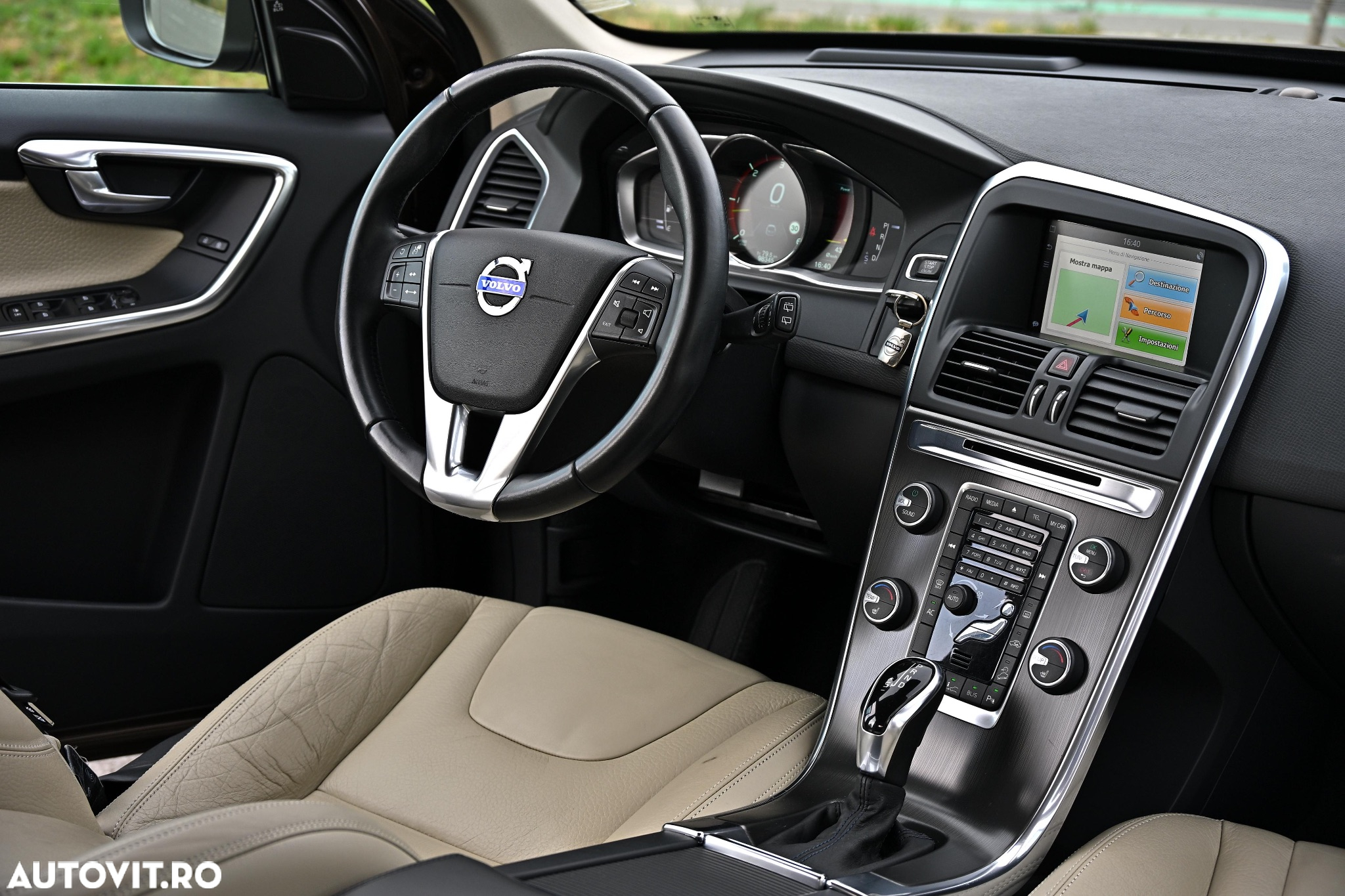 Volvo XC 60 D5 AWD Aut. Summum - 8