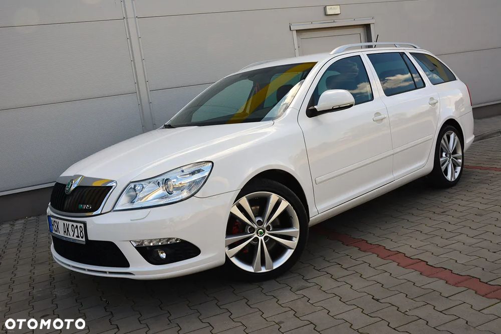 Skoda Octavia Combi 2.0 TSI RS - 16