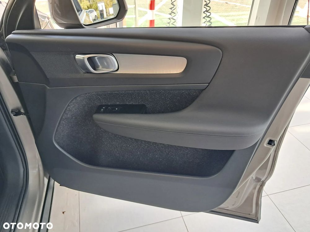 Volvo XC 40 T3 Momentum - 20