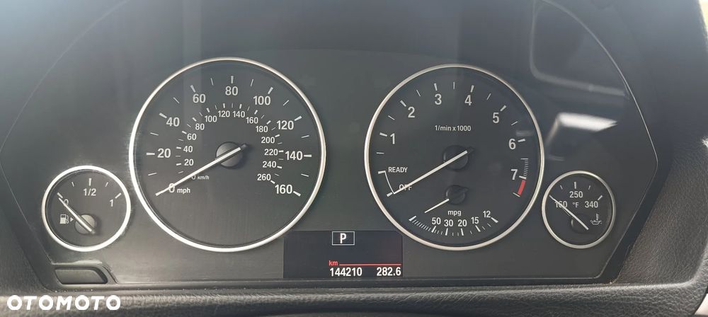 BMW Seria 3 328i xDrive Luxury Line - 11