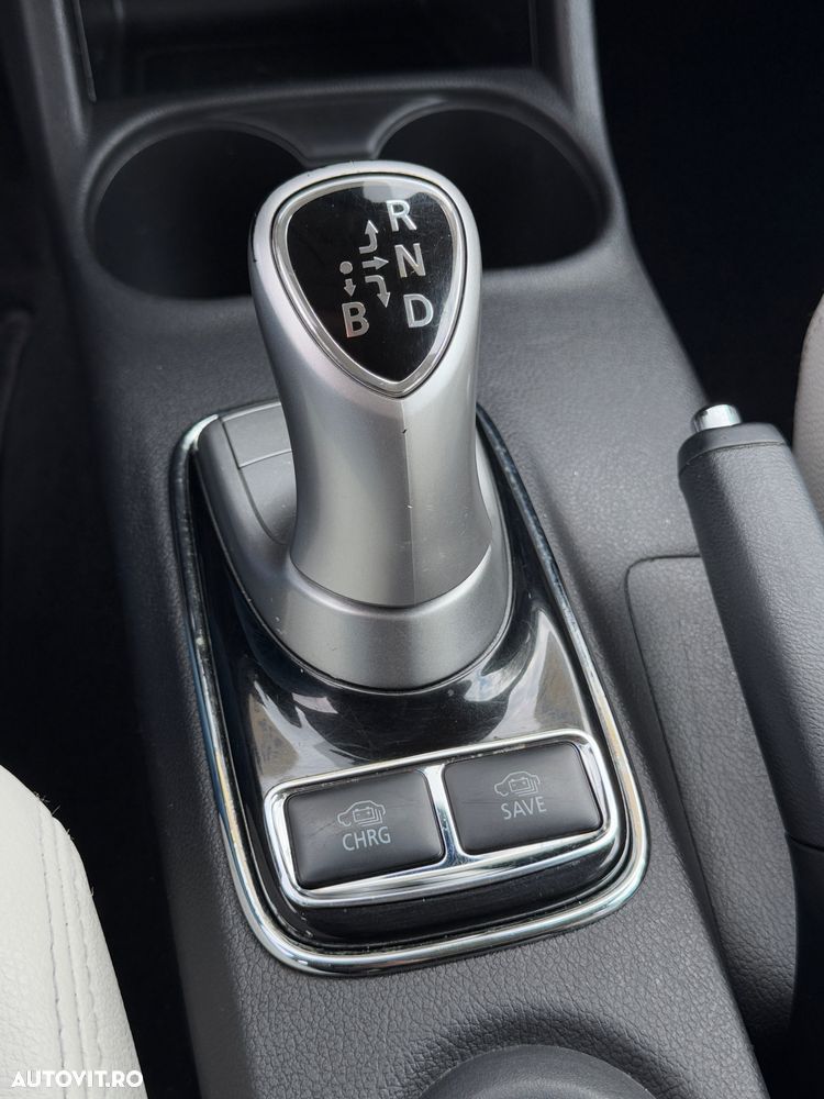 Mitsubishi Outlander 2.0 4WD Top - 25