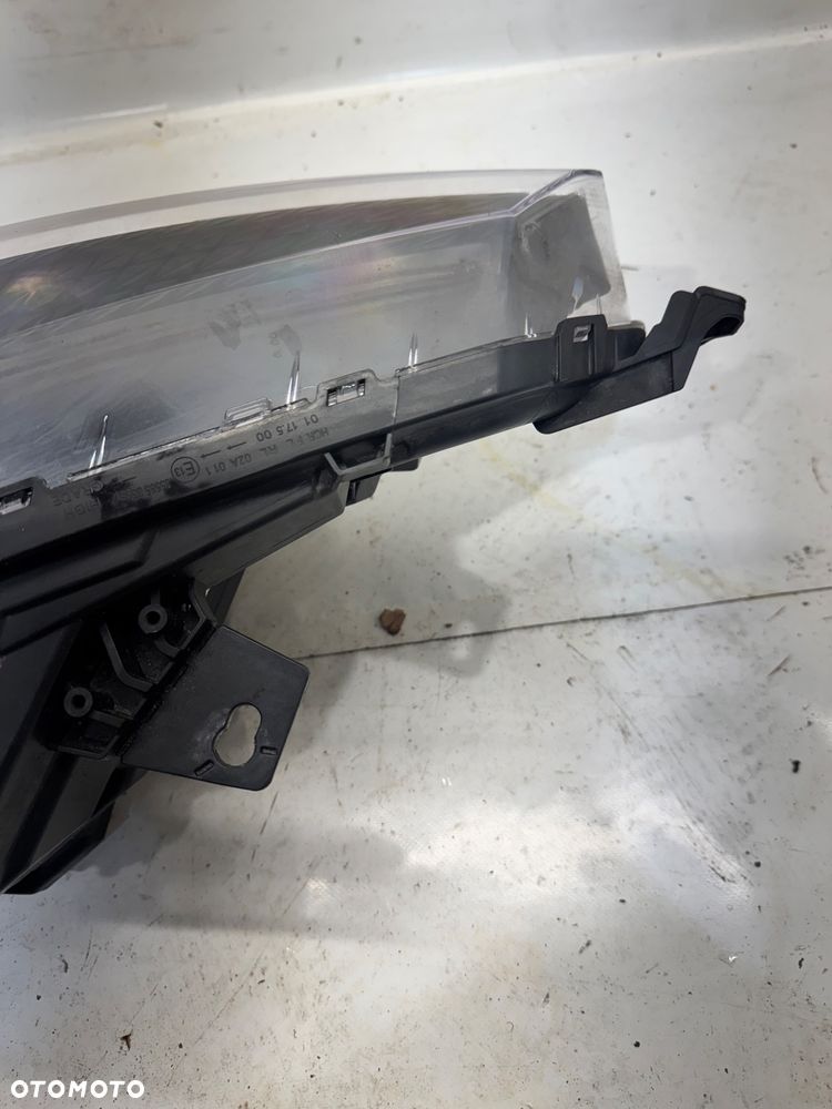 RENAULT ARKANA LAMPA LEWA LED 2021r - 6
