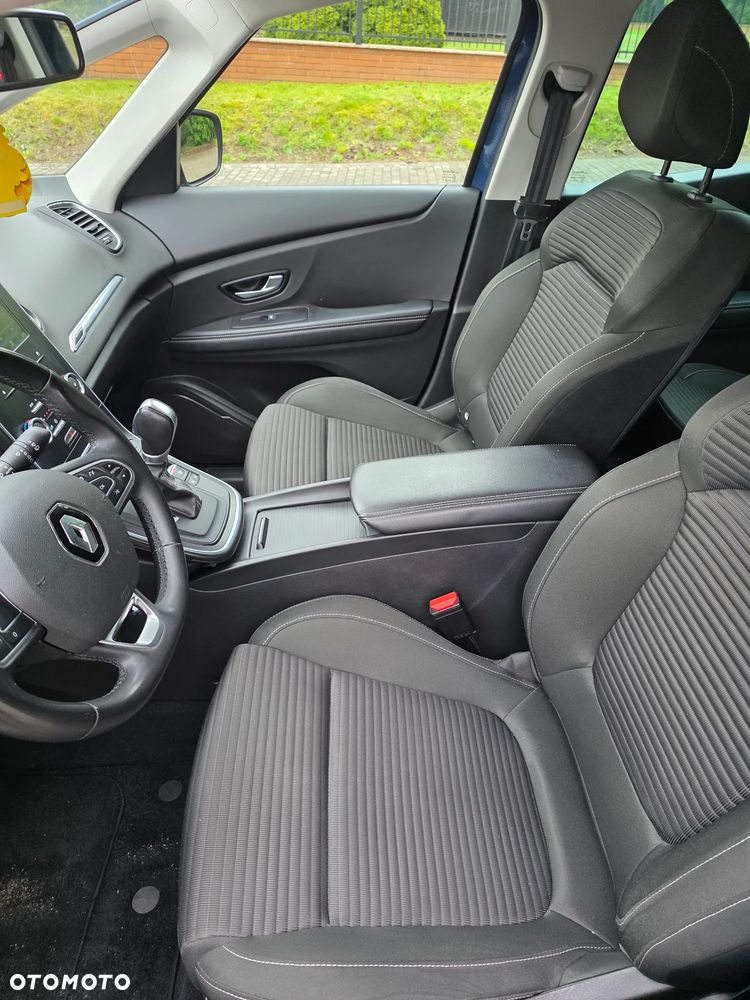 Renault Grand Scenic - 10
